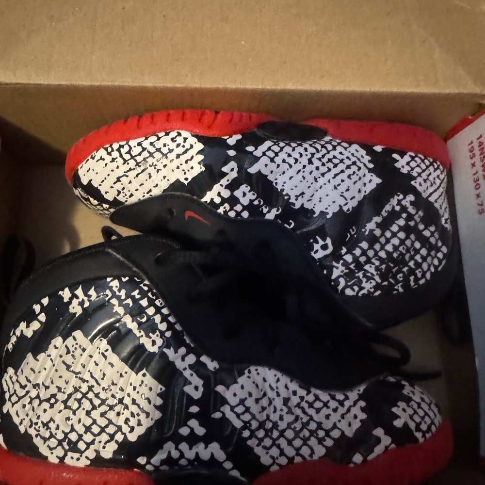 Nike little posite one